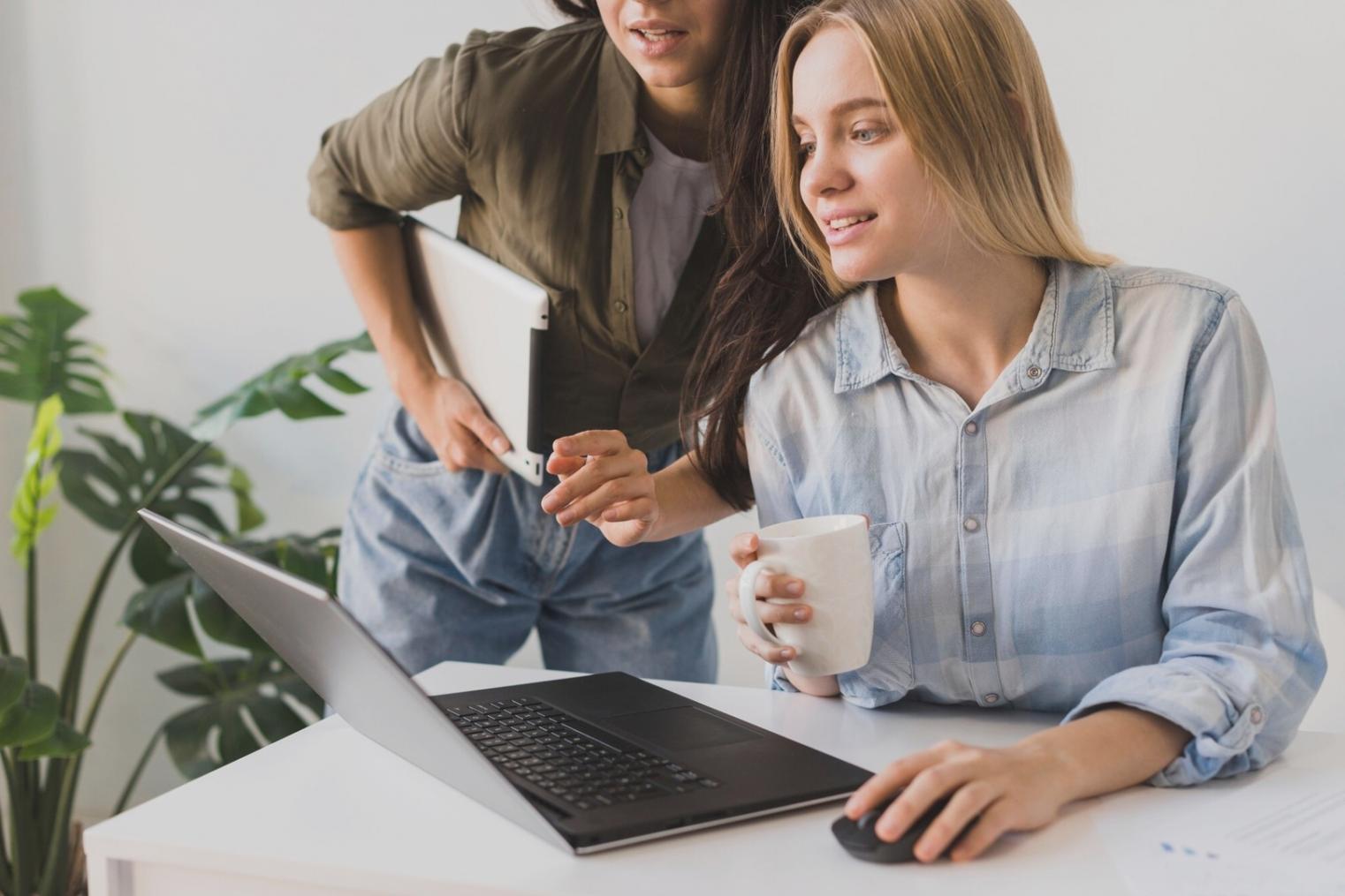 Team collaboration in trading floor environment